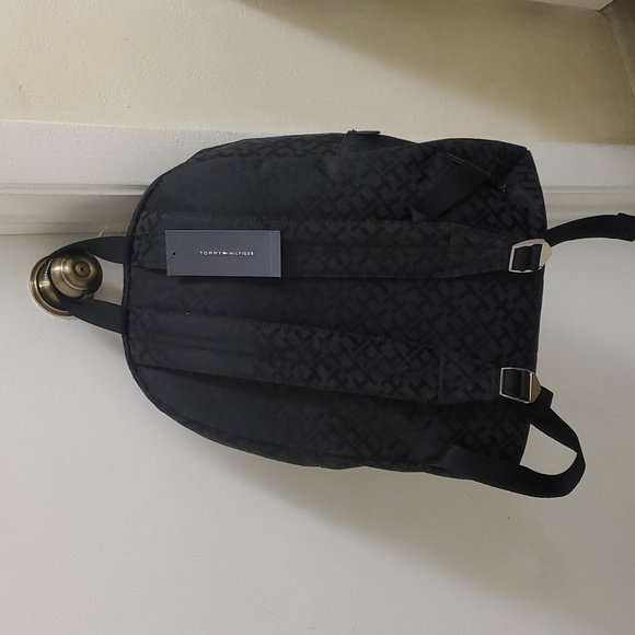🤩New with tags authentic Tommy Hilfiger backpack - Picture 5 of 9